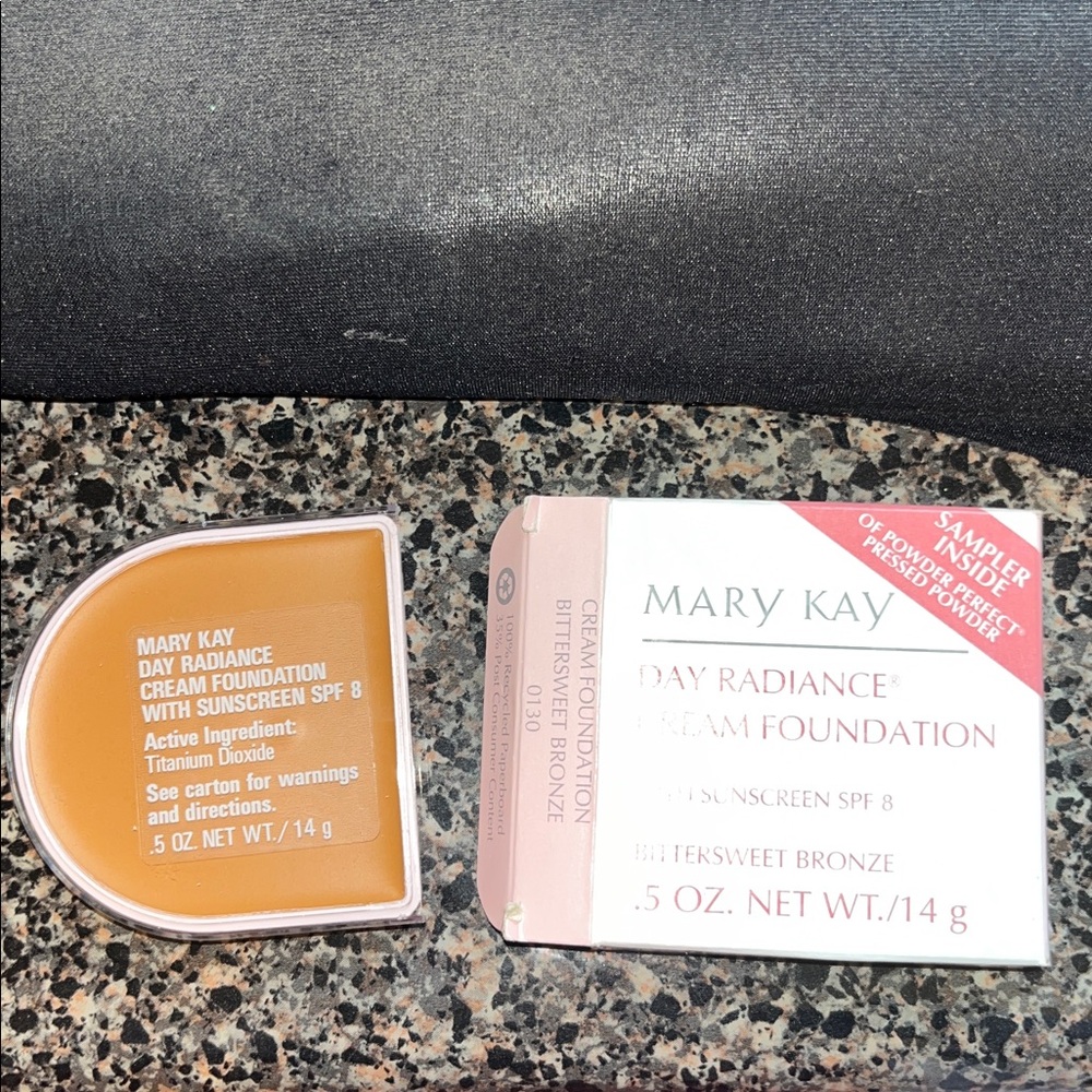 Mary Kay Day Radiance Cream Foundation, Bittersweet Bronze, NEW, .5 oz